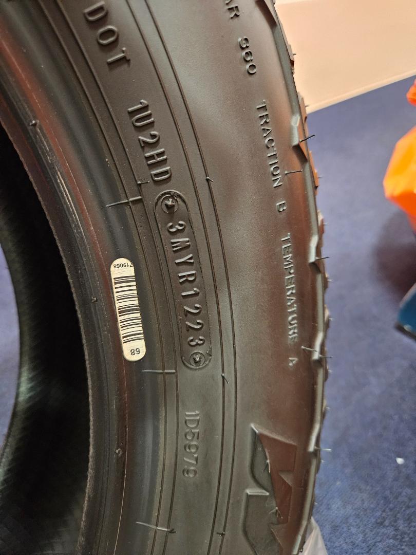 ファルケン ワイルドピーク 225/60R18 4本 23年製 RAV4等