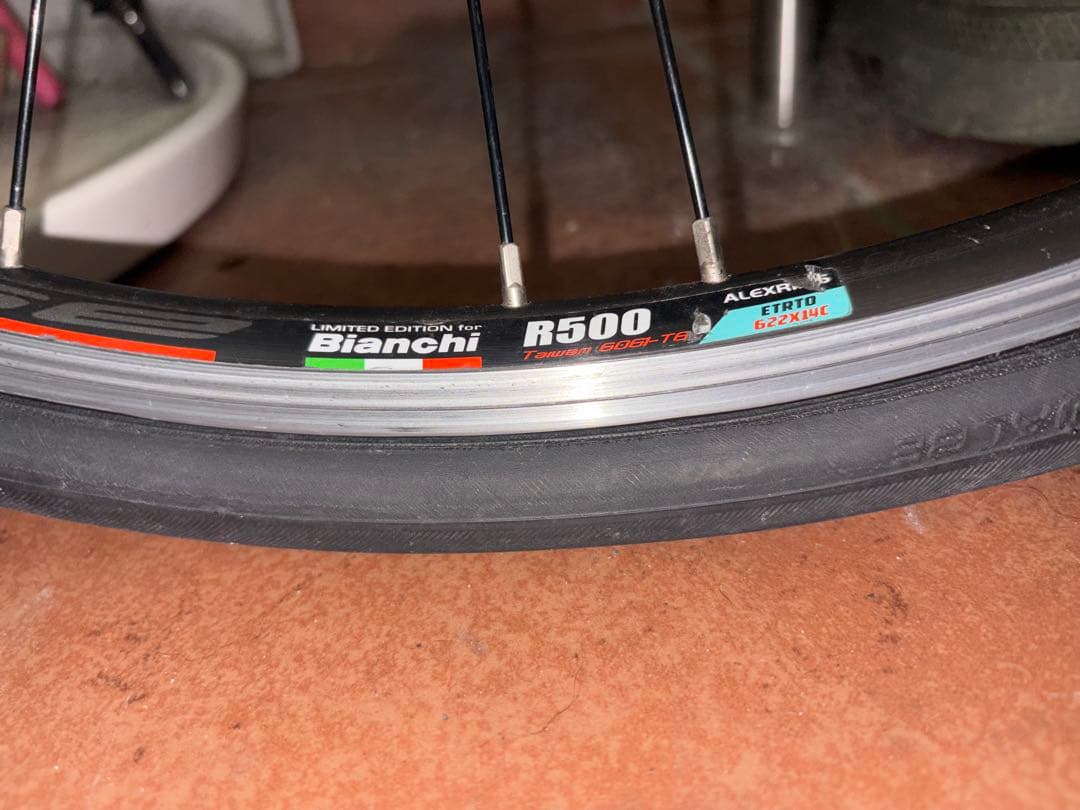 ロードバイク目立った傷や汚れなし