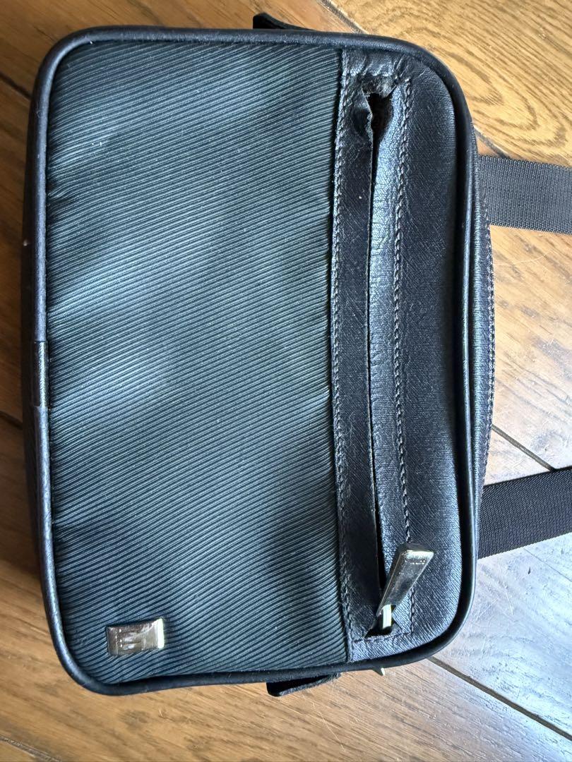 DUNHILL レザー ロゴ ボディバッグ ブラック 国内発送 関税込 dunhill ダンヒル ショルダーバッグ ボディバッグ トラベラーズ