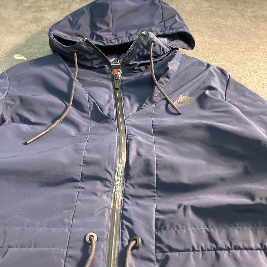 【NIKE】中綿入り　フードジャケット　スポーツ　ネイビー古着6TAS3