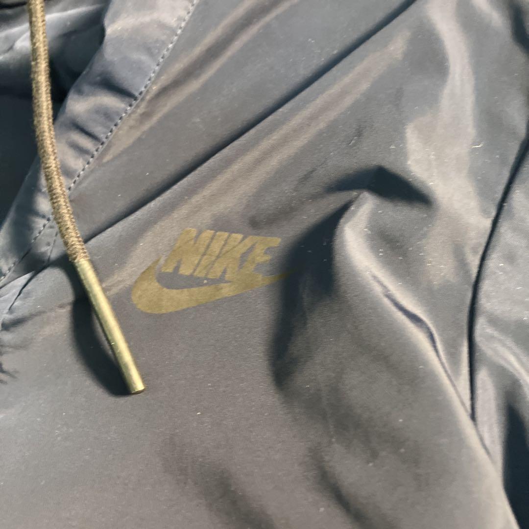 【NIKE】中綿入り　フードジャケット　スポーツ　ネイビー古着6TAS3
