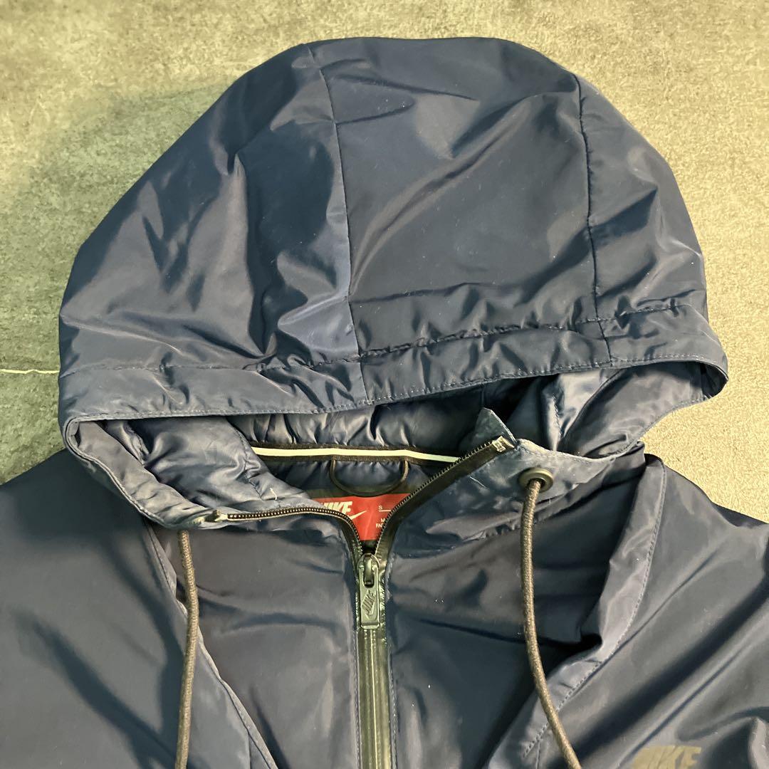 【NIKE】中綿入り　フードジャケット　スポーツ　ネイビー古着6TAS3