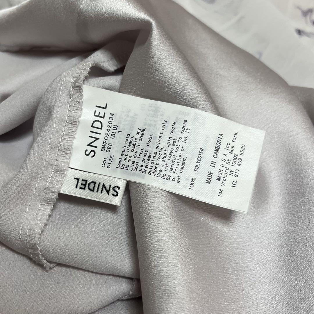 【SNIDEL 正規品】Sustainableプリントプリーツワンピース ブルー