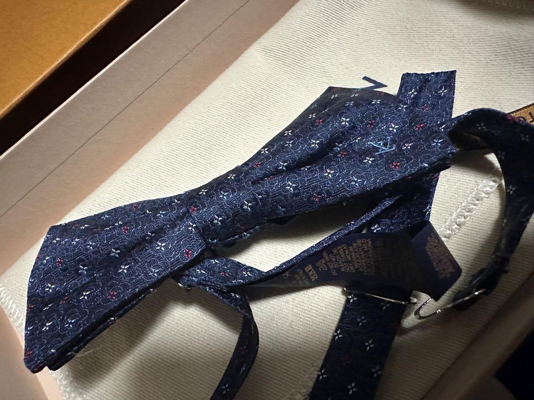 louis vuitton 蝶ネクタイ ネイビー 箱付き 美品