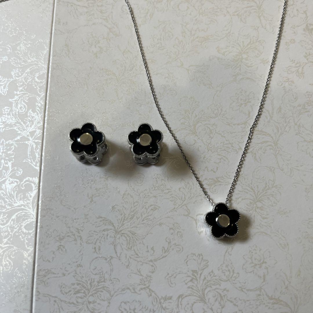 マリークワント ピアス ネックレスセット - メルカリ