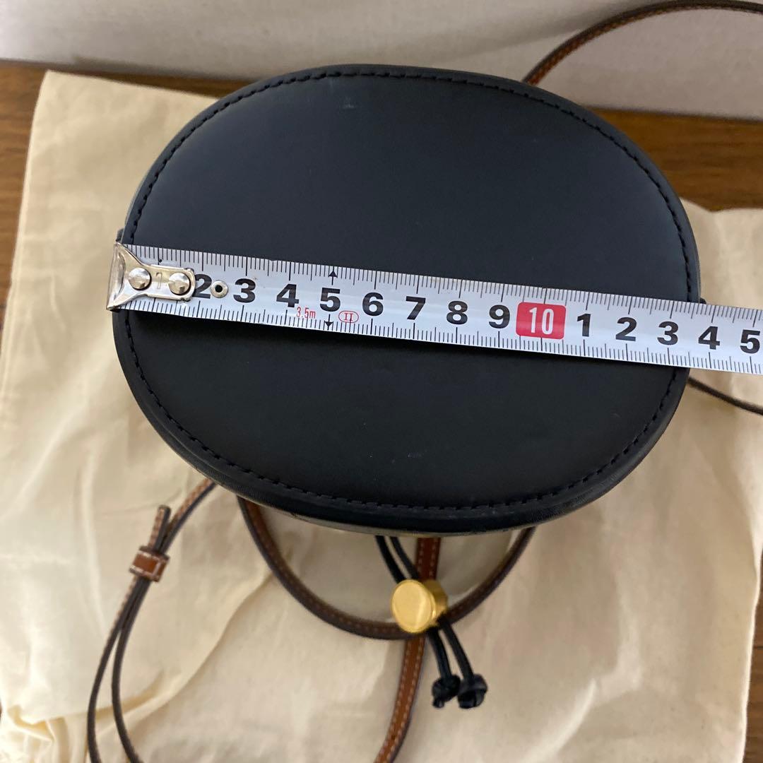 人気の新作入荷! トリーバーチパンチング ミニバケツショルダーバックTory Burch サッパリした