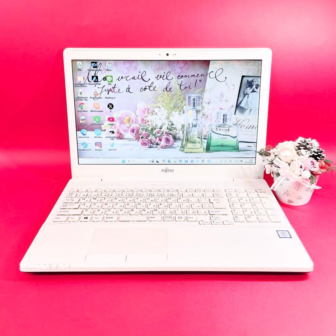 サクサク動く高性能Corei7✨️薄型ノートパソコンWindows11カメラSSD