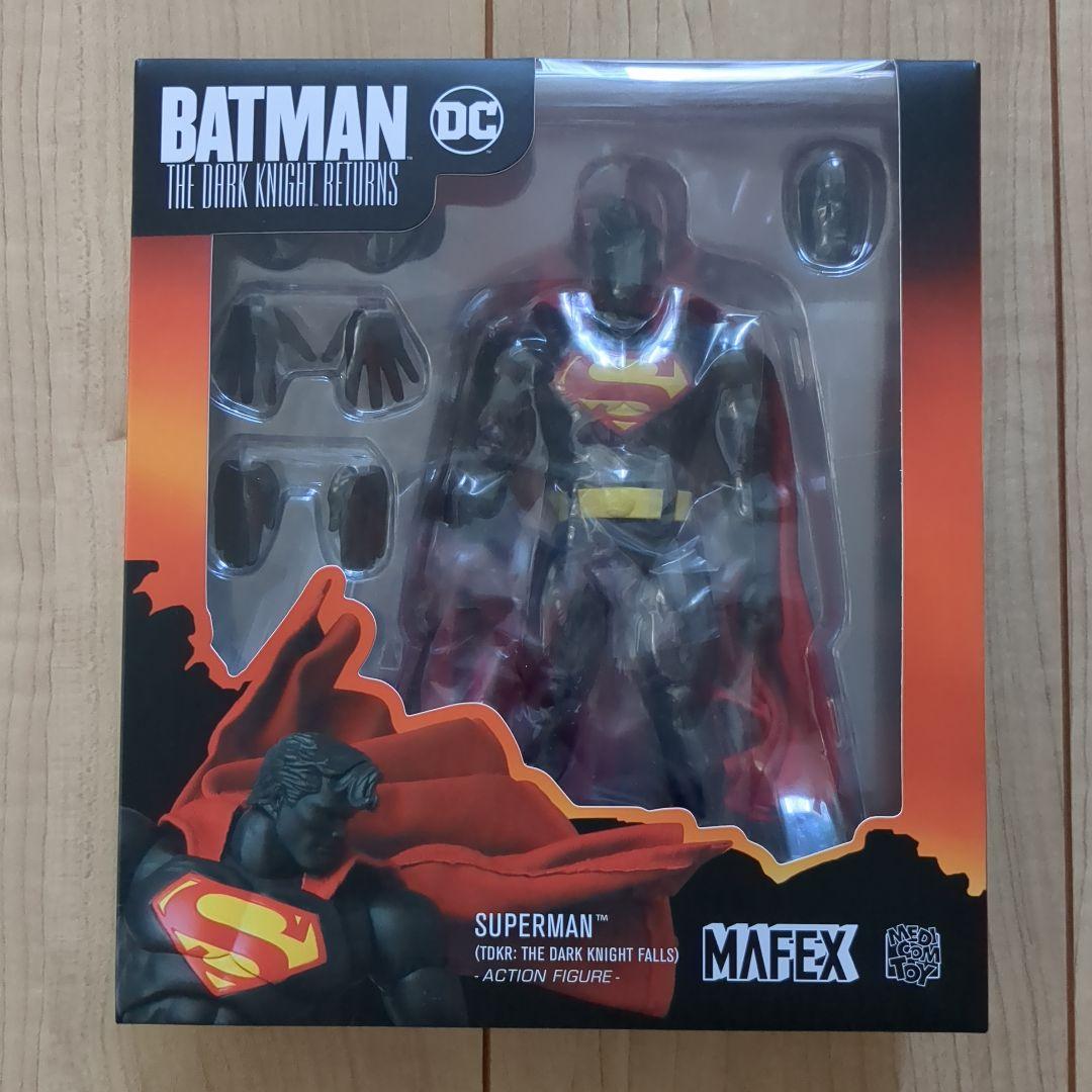 DC スーパーマン MAFEX バットマン: ダークナイト リターンズ 美品】MAFEX スーパーマン バットマン: ダークナイト リターンズ