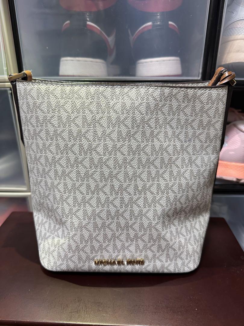 Michael kors 8,500円