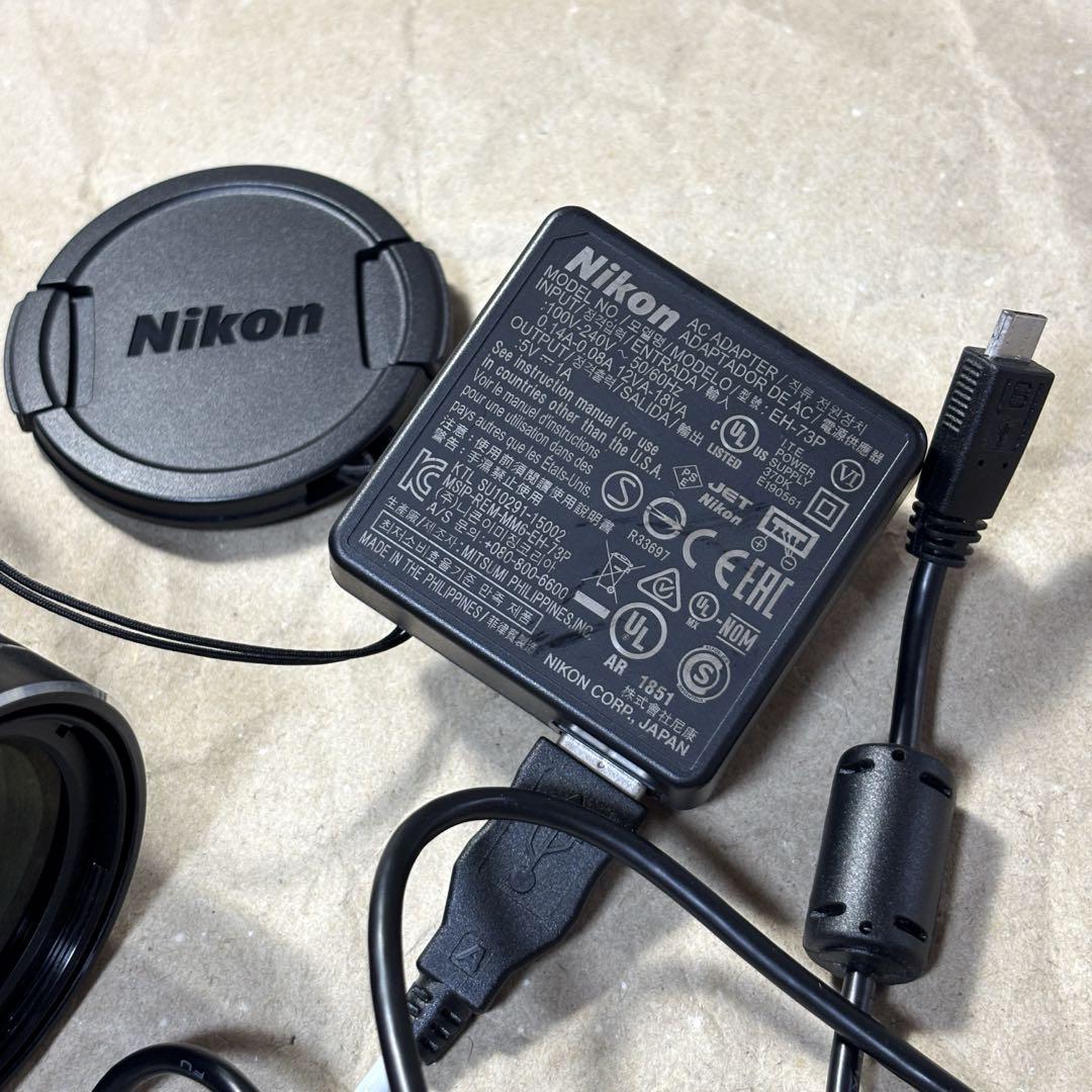 【美品】ニコン　クールピクス　B700 黒