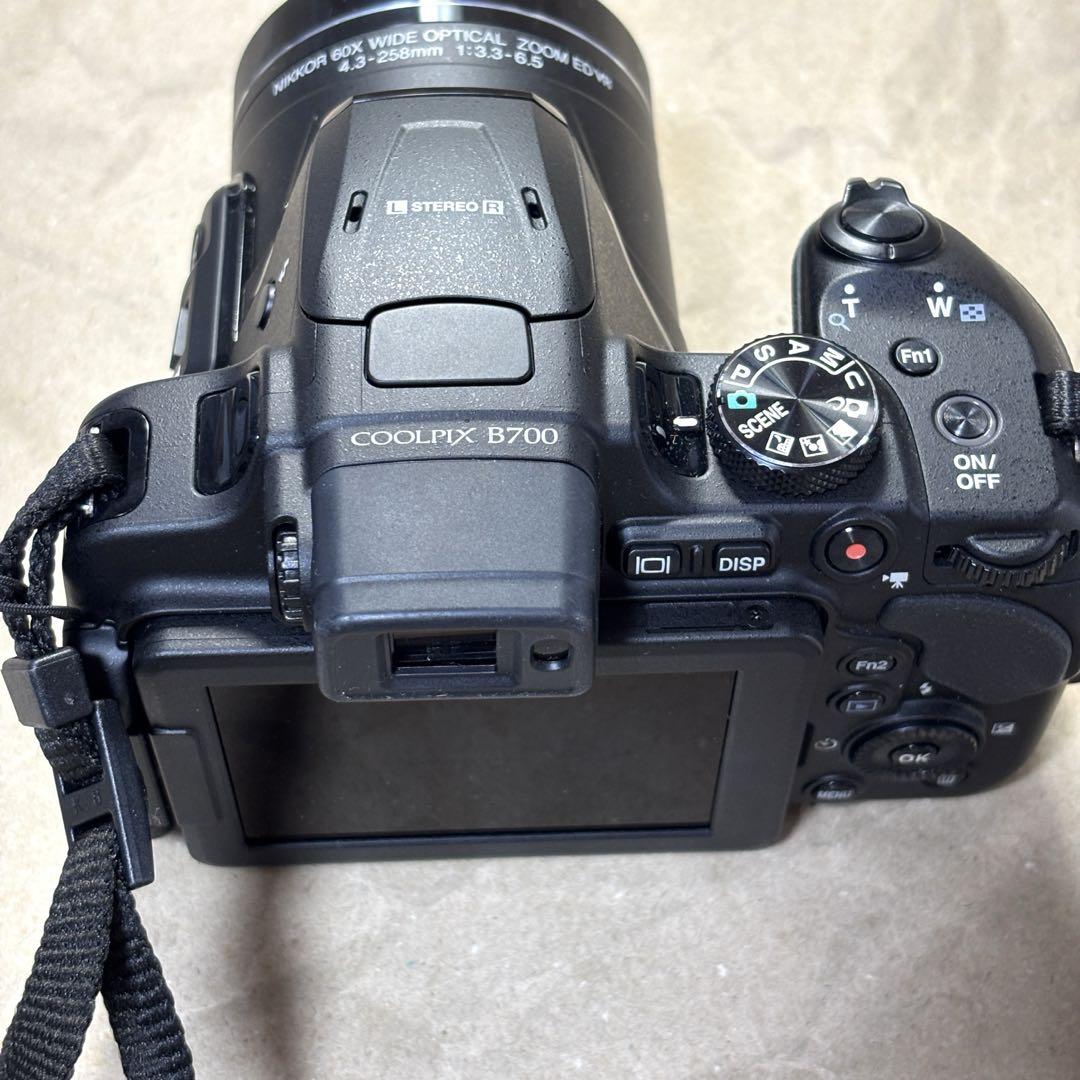 【美品】ニコン　クールピクス　B700 黒