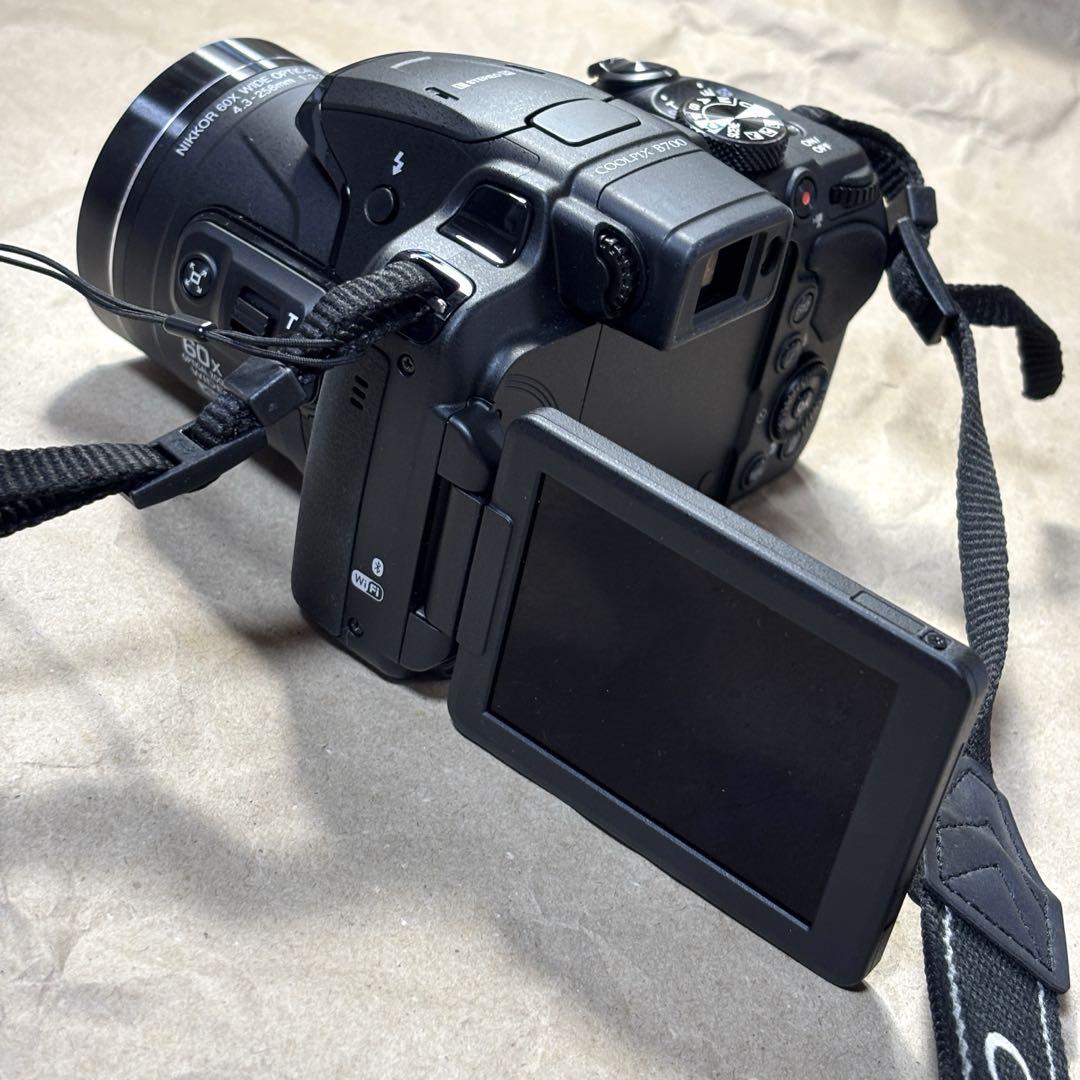 【美品】ニコン　クールピクス　B700 黒
