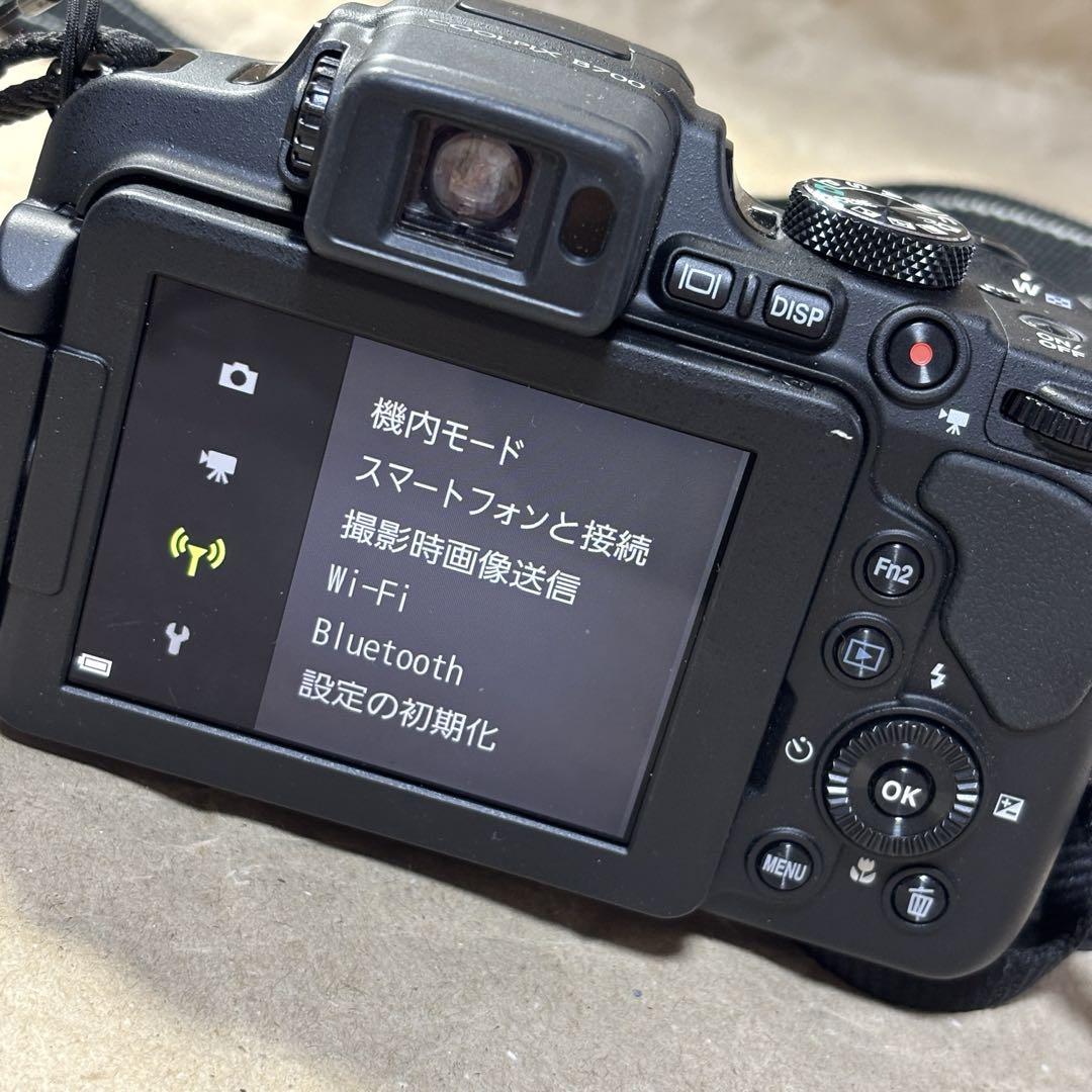 【美品】ニコン　クールピクス　B700 黒