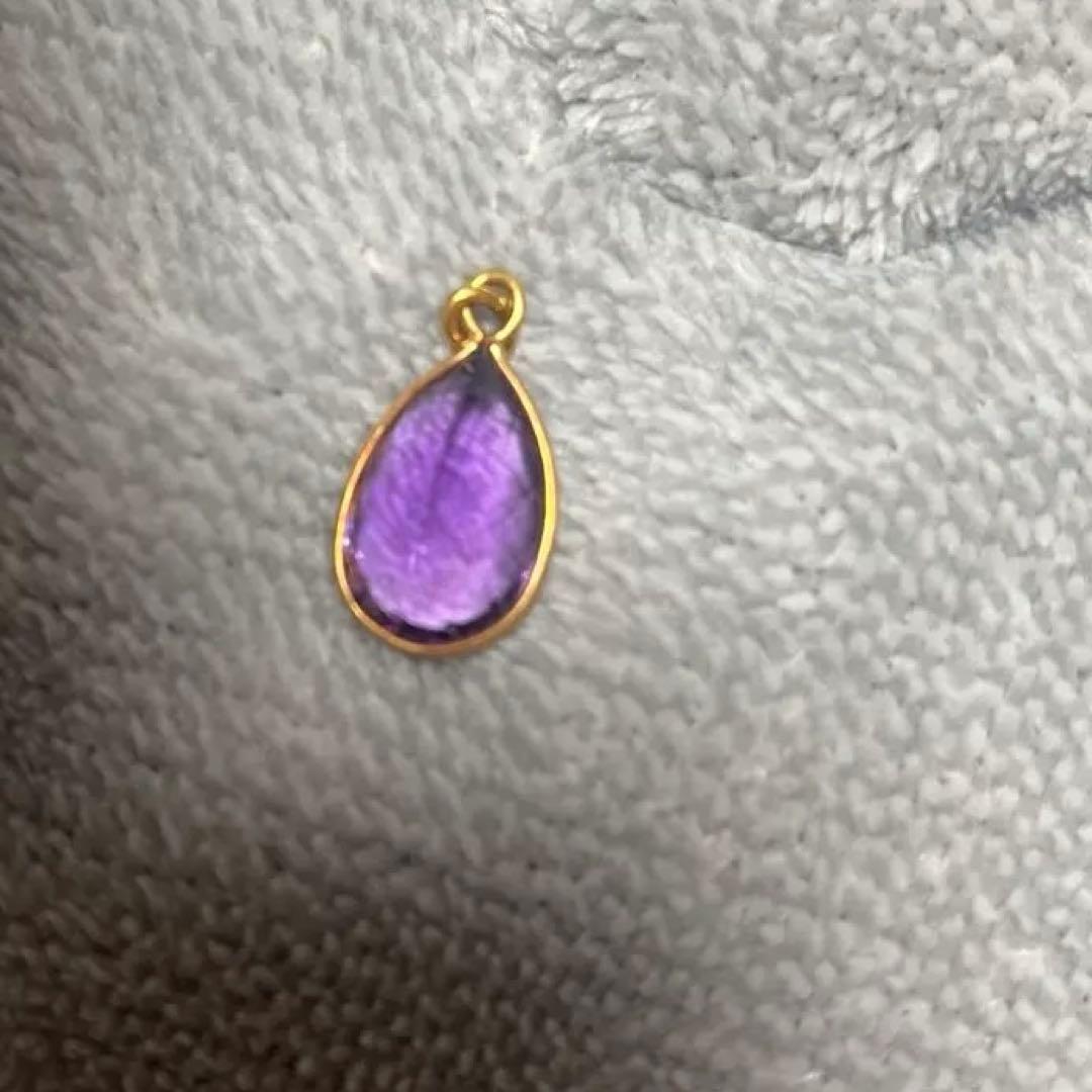 アメジスト紫色涙型チャーム目立った傷や汚れなし