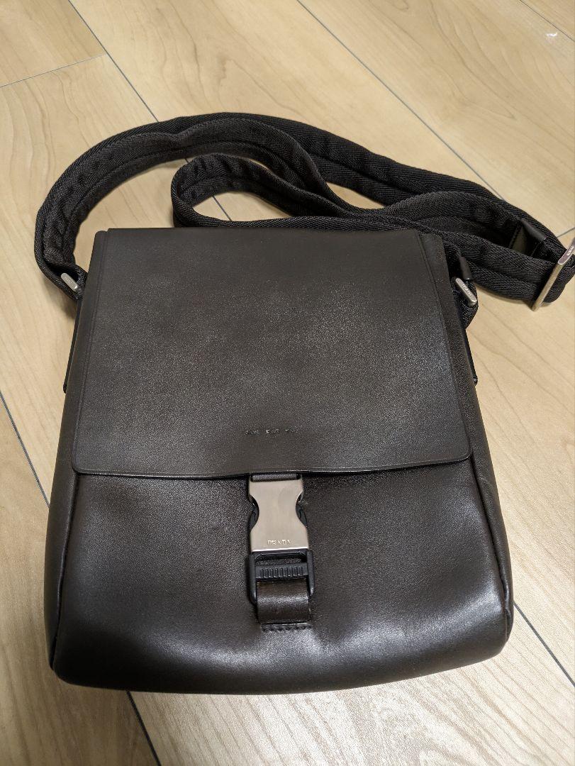 prada プラダ オールレザー ショルダーバッグ 本革 ギャランティカード付 prada プラダ オールレザー ショルダーバッグ 本革 ギャランティカード付