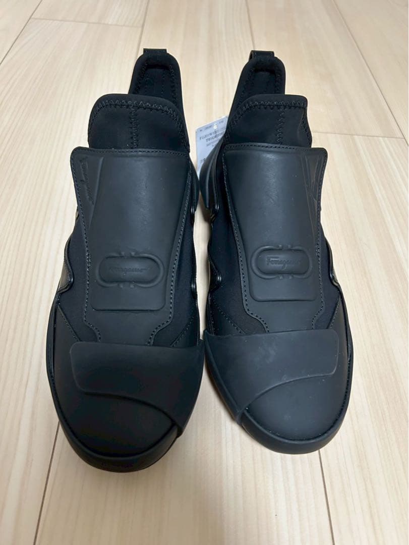 【新品・未使用】 Salvatore Ferragamo 22.5スニーカー