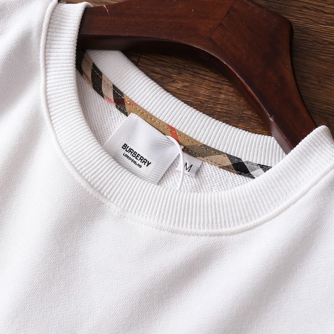 関税込 Burberry クルーネック スウェットシャツ 新品 Burberryバーバリー クルーネックスウェットシャツ 男女兼用