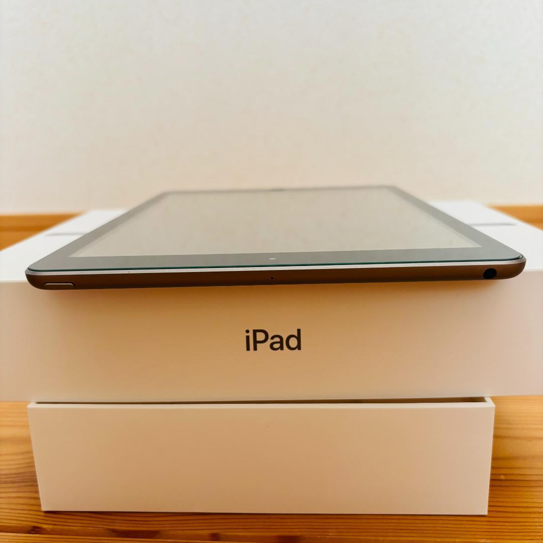 ケース付き】 iPad 第6世代 (Wi-Fiモデル, 32GB)
