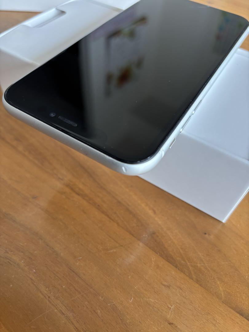iPhone XR テンアール 本体 ブラック 充電満タンにして発送します iPhone XR テンアール 本体 ブラック 充電満タンにして発送します