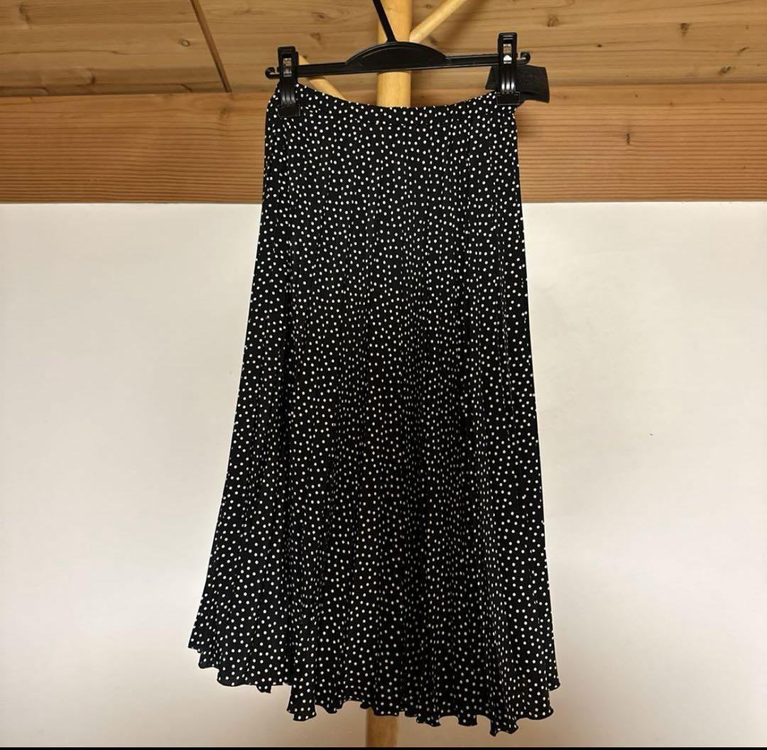 値下　新品　エクラ掲載　Liane Bury  プリーツ　ロング　スカート 値下新品エクラ掲載Liane Bury プリーツロングスカート