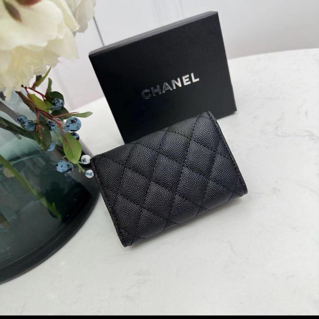CHANEL 三つ折財布