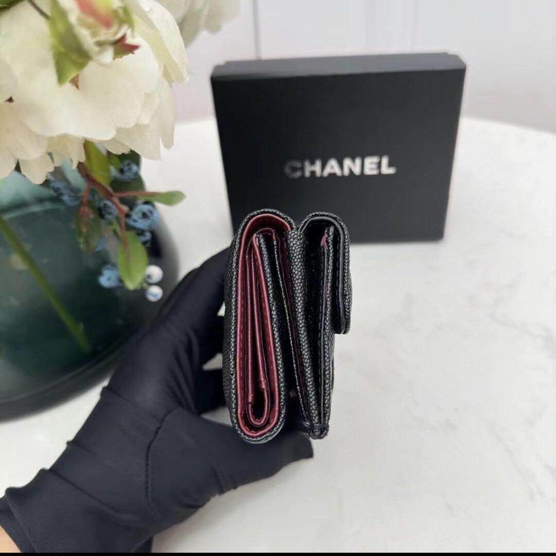 CHANEL 三つ折財布