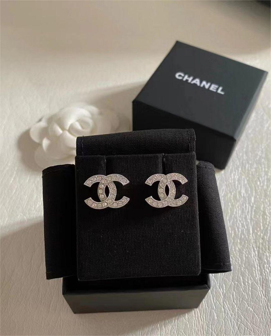 大人気 CHANEL シャネル ピアス