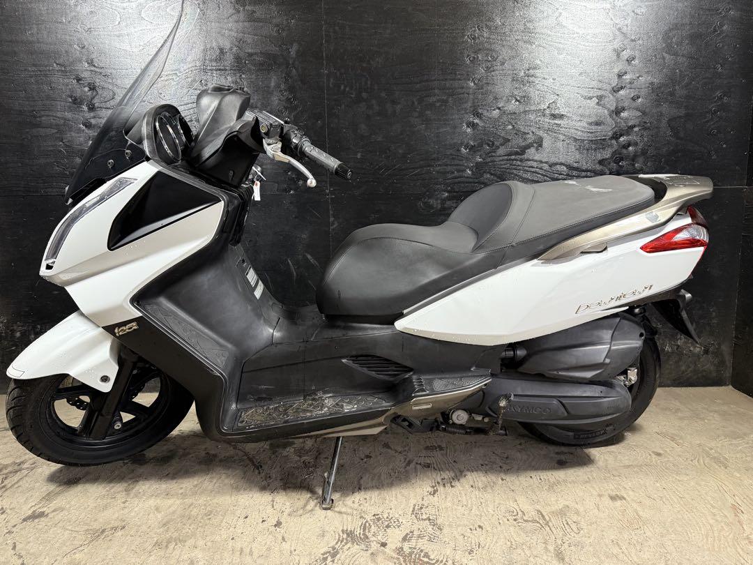 ダウンタウン125i 白