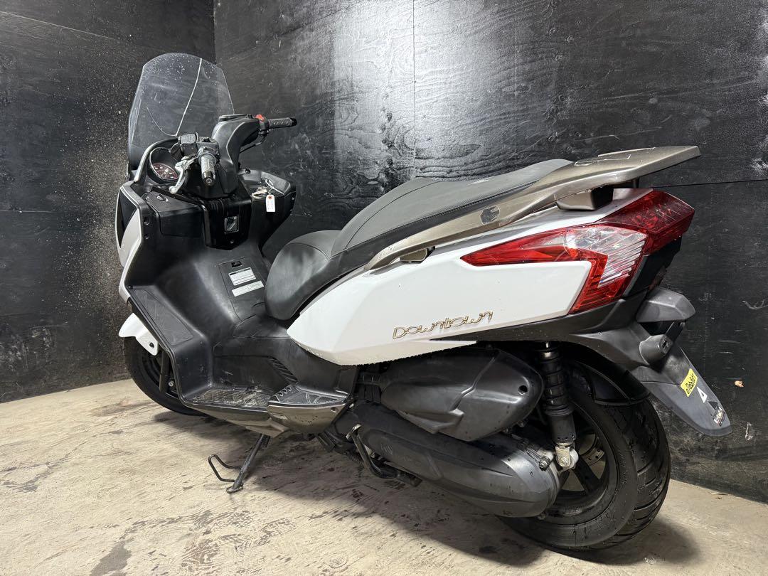 ダウンタウン125i 白