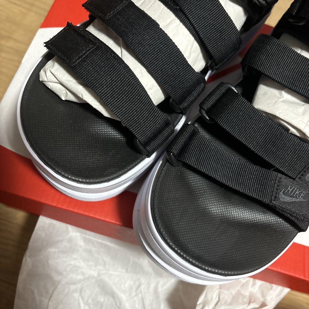 NIKE 25 厚底サンダル NIKE クラシック　ブラック　メル金は