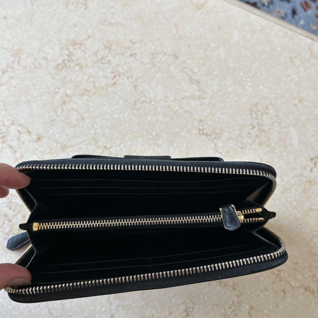 プラダ サフィアーノ長財布