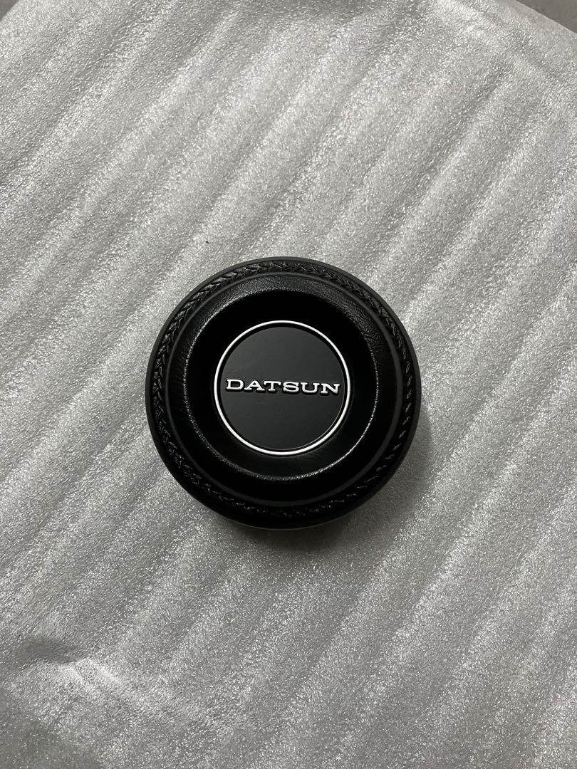 【在庫処分】DATSUN レプリカ リアルウッドステアリング・ホーンパット付き