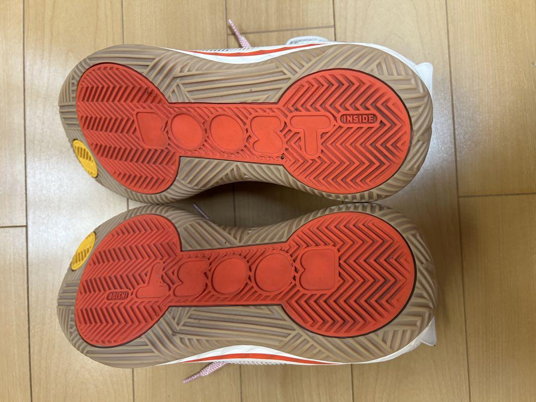adidas プロ ブースト ロー バスケットボールシューズ ホワイト柄