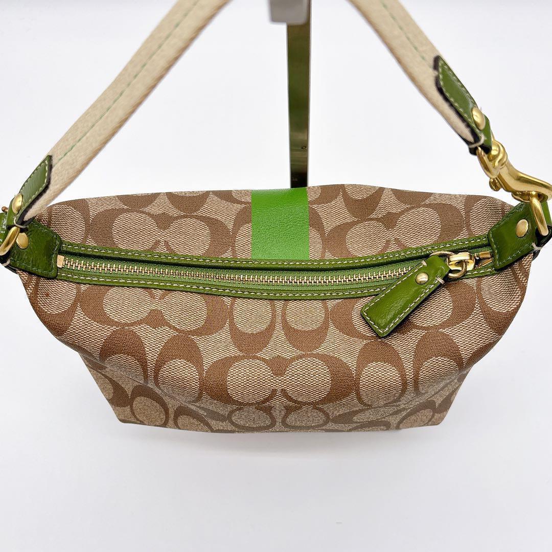 極美品♡COACH アクセサリーポーチ ホース シグネチャー グリーン 極美品♡COACH アクセサリーポーチ ホース シグネチャー