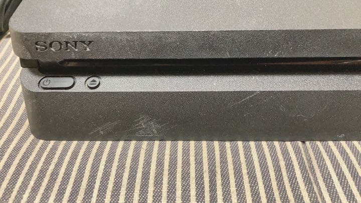 PlayStation®4 ジェット・ブラック 1TB CUH-2100BB01