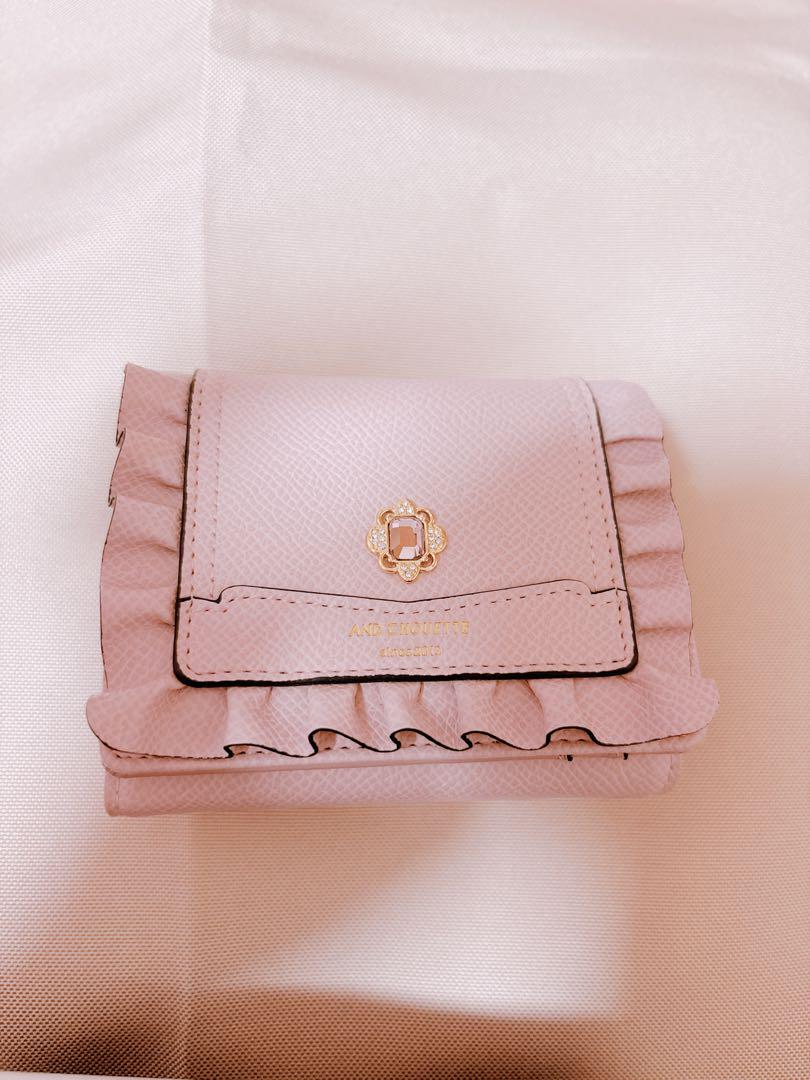 【＆シュエット】箱付き 美品 フリル付きピンク三つ折り財布