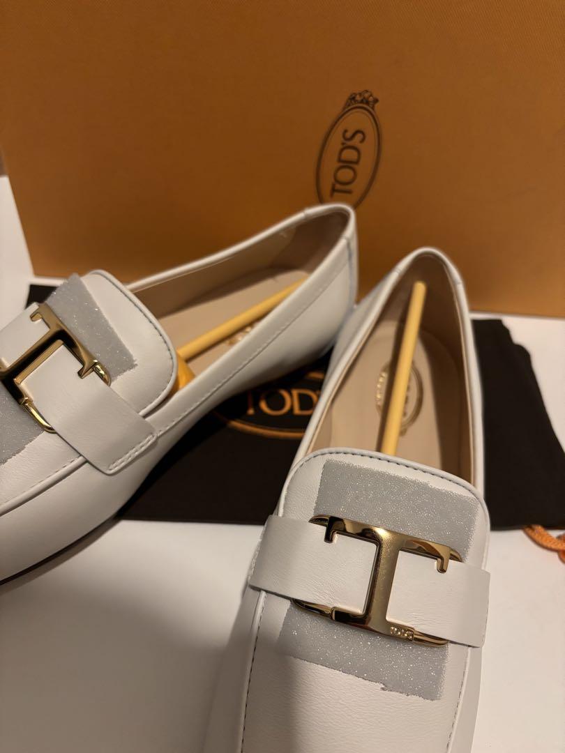 【新品現行品】TOD’S/トッズ　Tタイムレスローファー　アイボリー