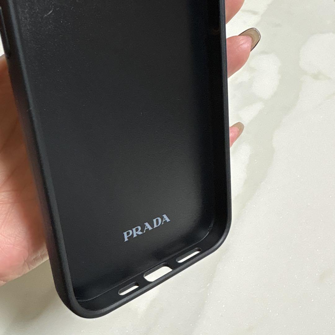 プラダ PRADA スタッズゴールド iphone13 ケース
