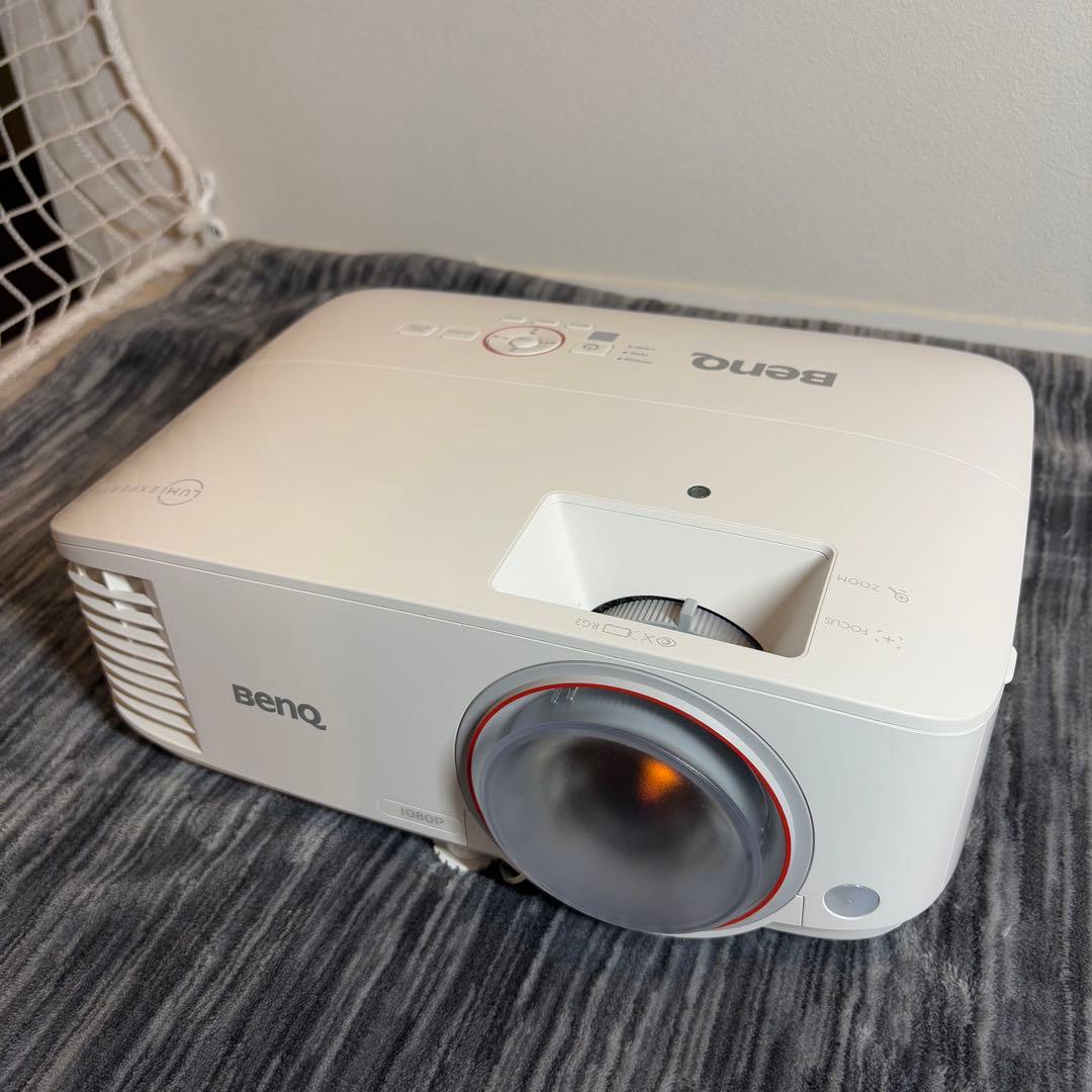 【ほぼ未使用】BENQ TH671ST プロジェクター 本体 リモコン付属