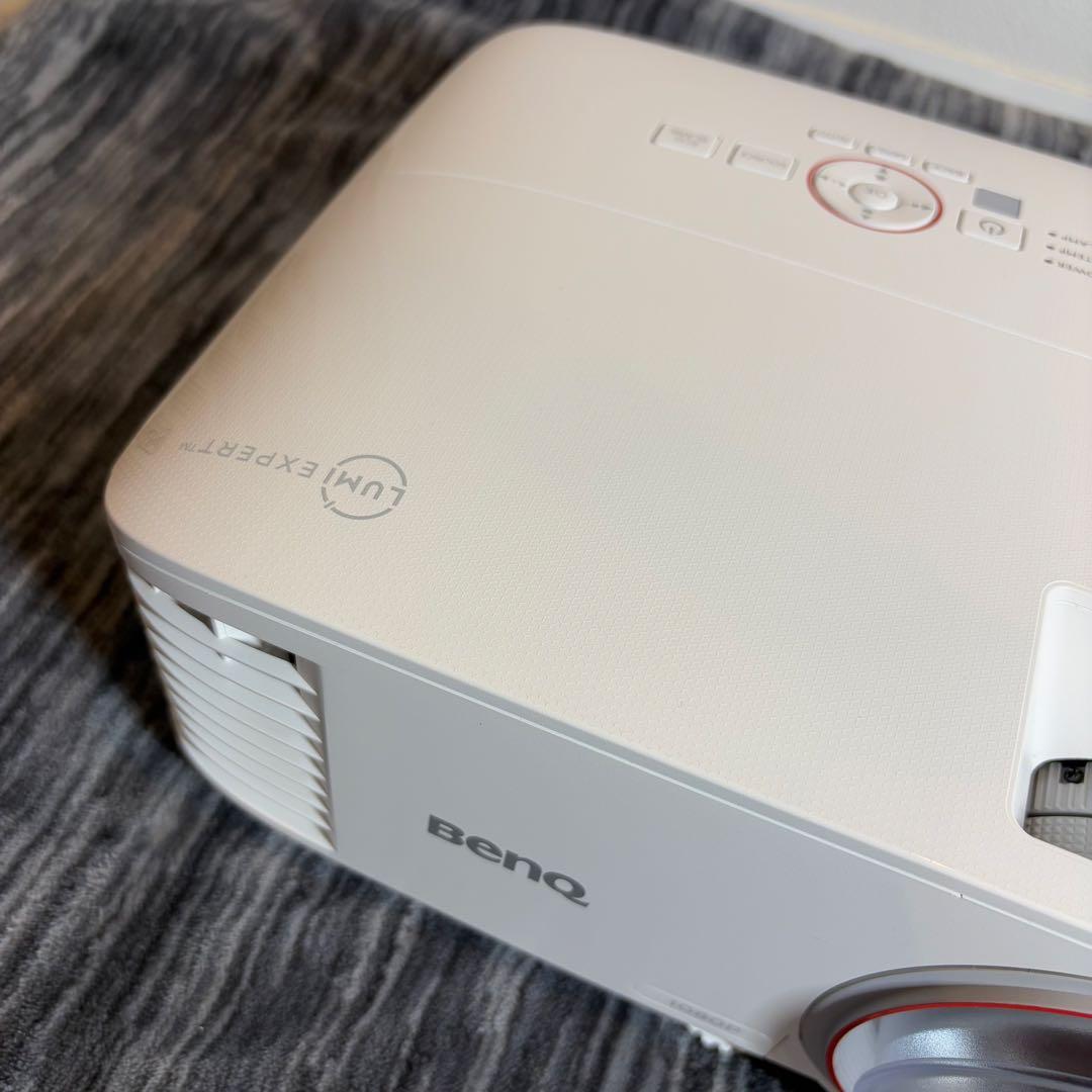 【ほぼ未使用】BENQ TH671ST プロジェクター 本体 リモコン付属