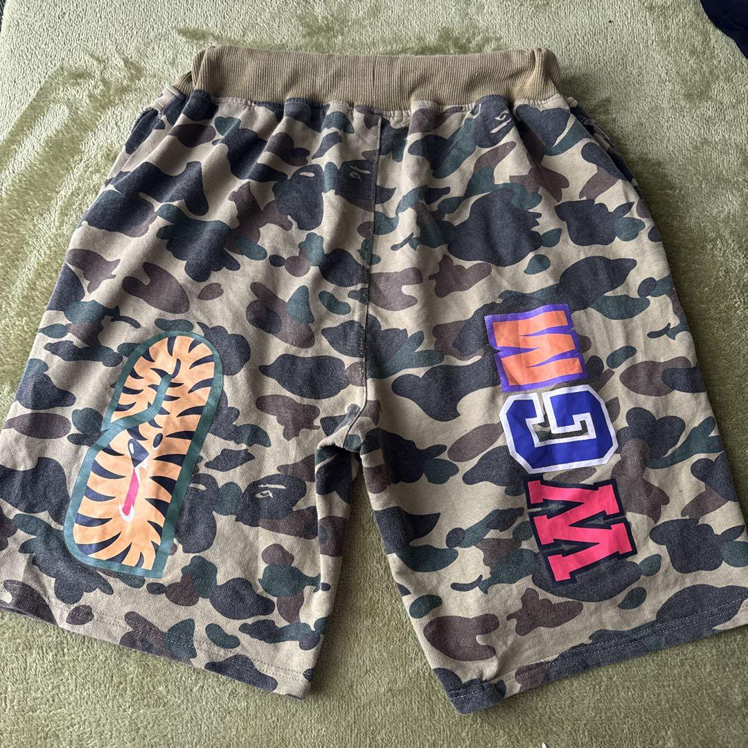 BAPE 迷彩シャークショートパンツ
