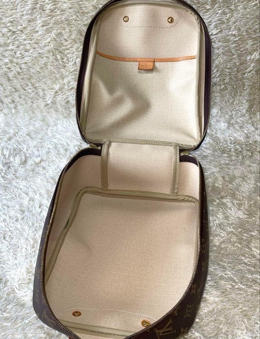 ルイヴィトン エクスキュルシオン モノグラム ハンドバック　シューズケース
