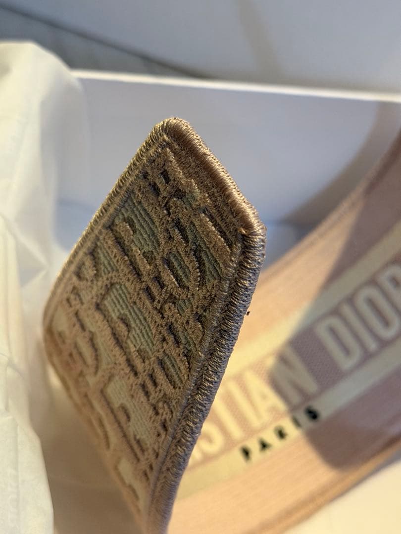 【極美品】DIOR オブリーク ジャカードカチューシャ ピンクベージュ 外箱付き 【極美品】DIOR オブリーク ジャカードカチューシャ ピンクベージュ 外箱付き