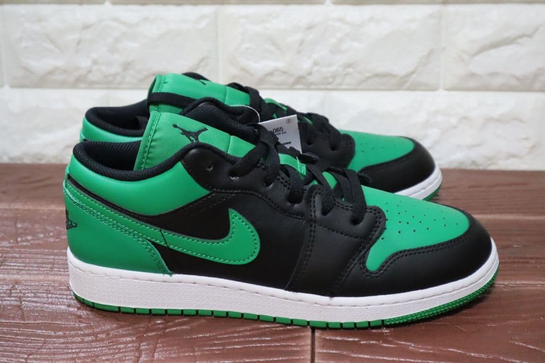 NIKE AIR JORDAN 1 LOW (GS) ナイキ　エアジョーダン　1