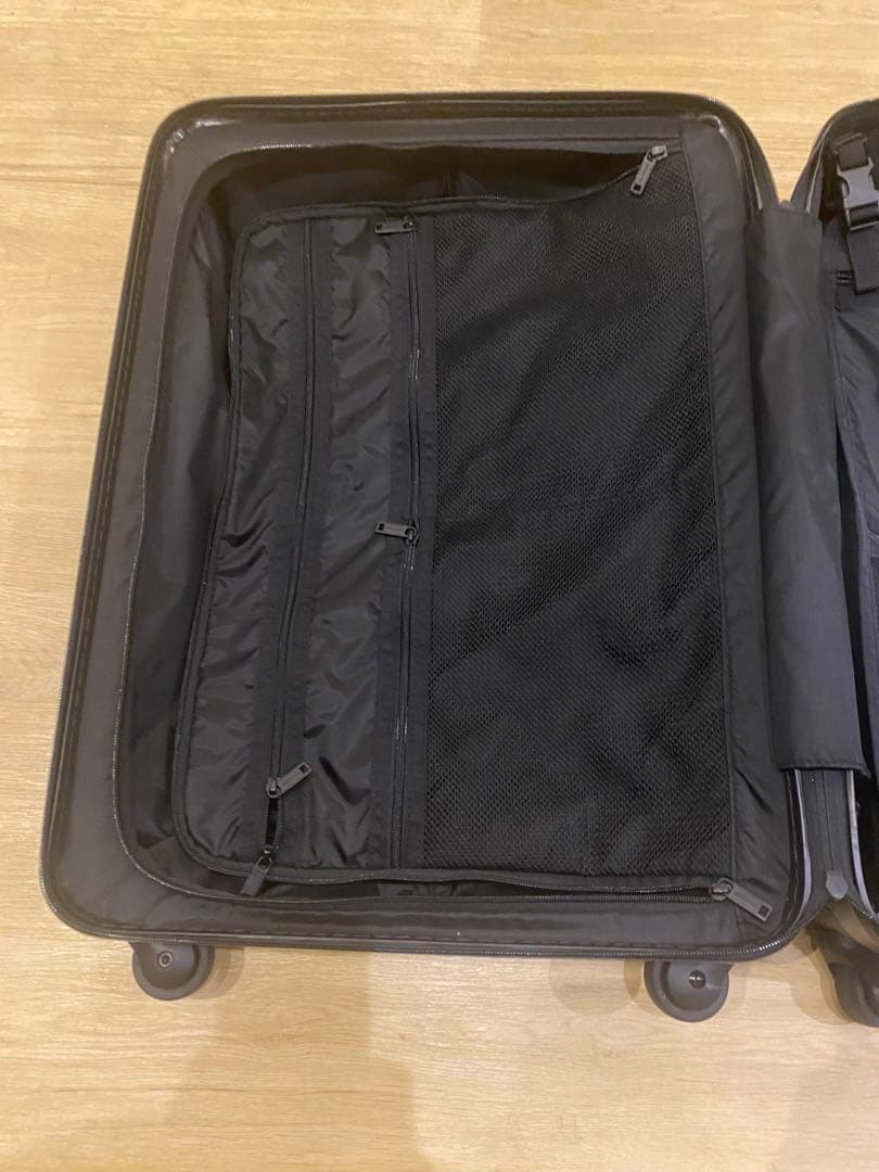 未使用BRIEFING UASP H52 CAMO キャリーケースRIMOWA 未使用BRIEFING UASP H52 CAMO キャリーケースRIMOWA