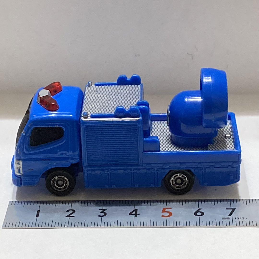 トミカ】大型ブロアー車(青)／三菱ふそう キャンター (7代目