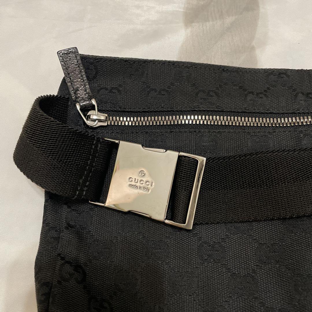 GUCCI ブラック ボディバッグ・ウエストポーチ