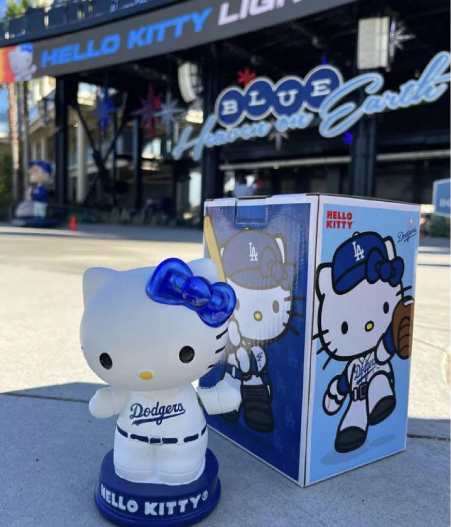 定番の中古商品 新品未開封 激レア⭐︎ドジャース ハローキティ ライトアップ 記念グッズ