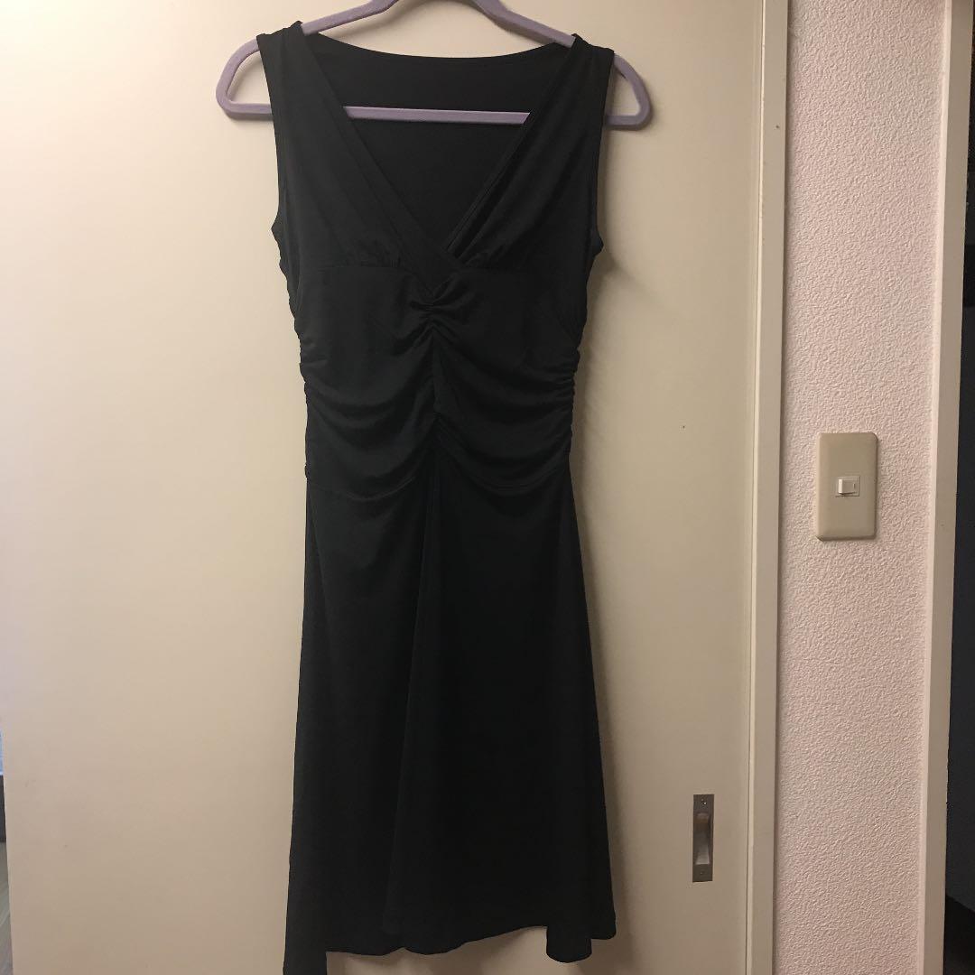 メルカリ ジャージ生地黒ワンピース ひざ丈ワンピース 800 中古や未使用のフリマ