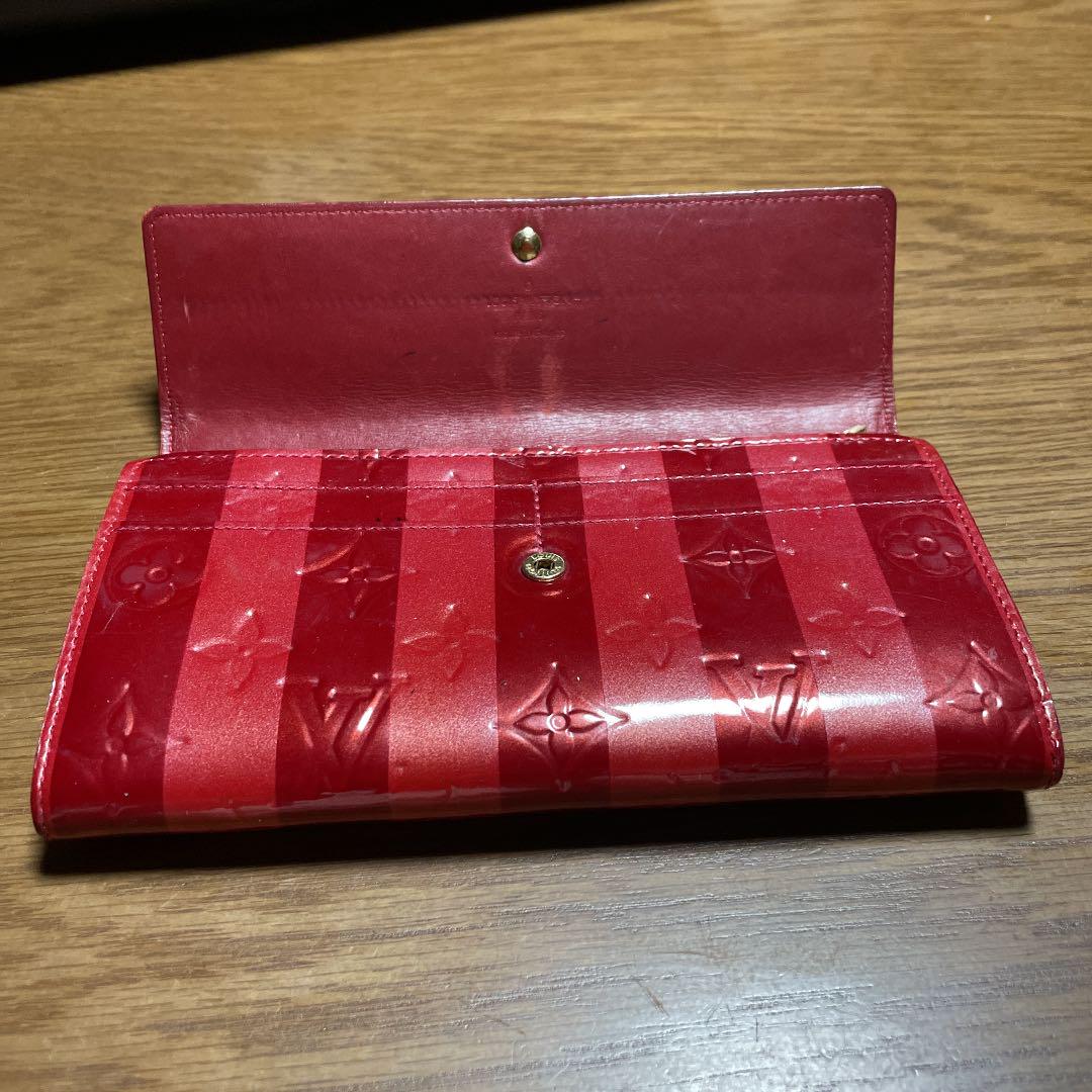 ルイヴィトン ヴェルニ ポルトフォイユ サラ 長財布